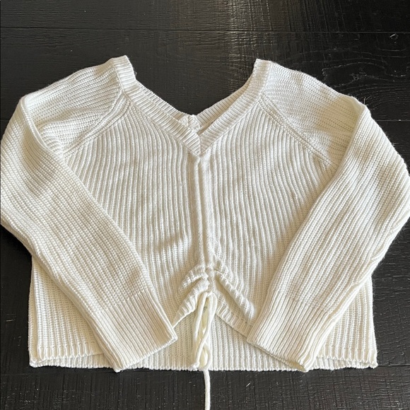 V-Neck White Sweater - Picture 1 of 8